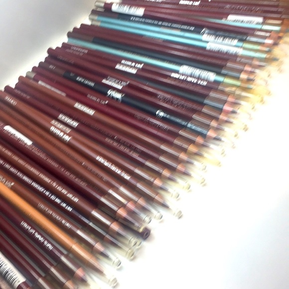 MASSIVE LIPLINER BUNDLE JORDANA X 25 - Picture 1 of 2